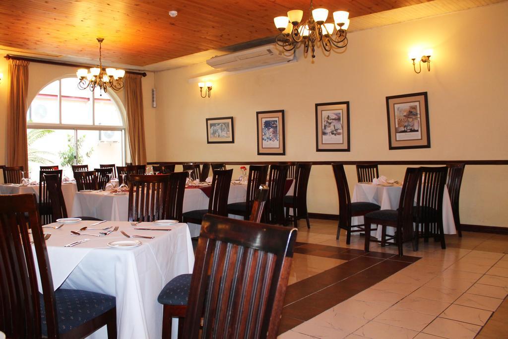 The George Hotel Manzini Buitenkant foto