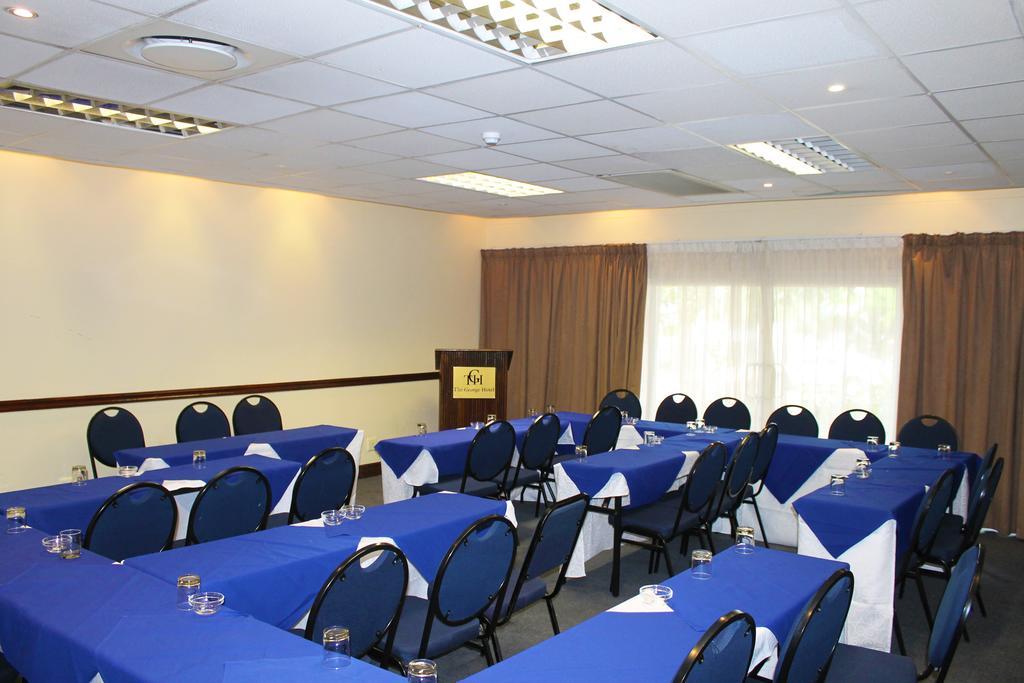 The George Hotel Manzini Buitenkant foto