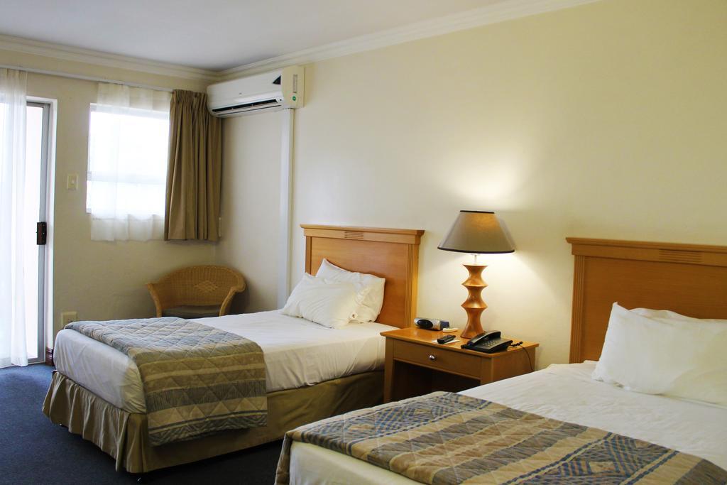 The George Hotel Manzini Buitenkant foto