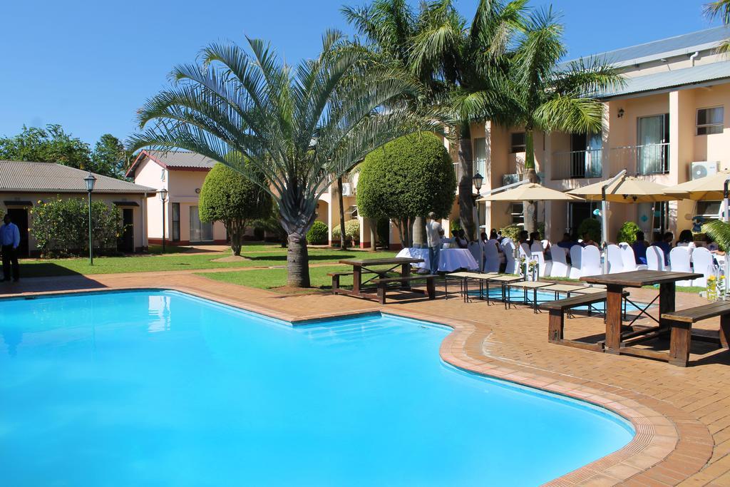 The George Hotel Manzini Buitenkant foto