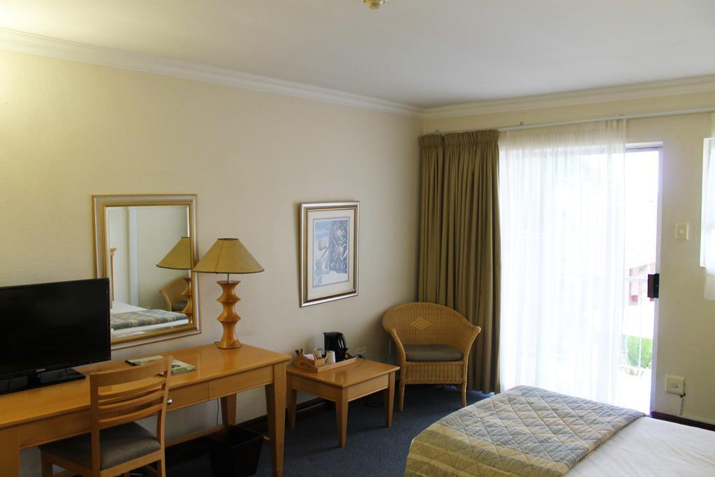 The George Hotel Manzini Buitenkant foto