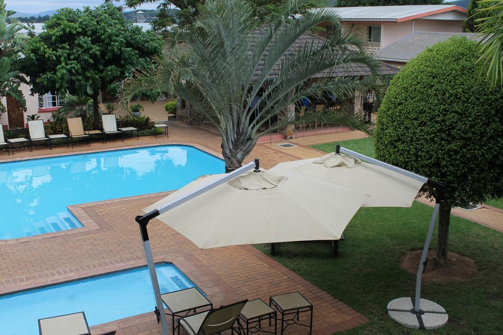 The George Hotel Manzini Buitenkant foto