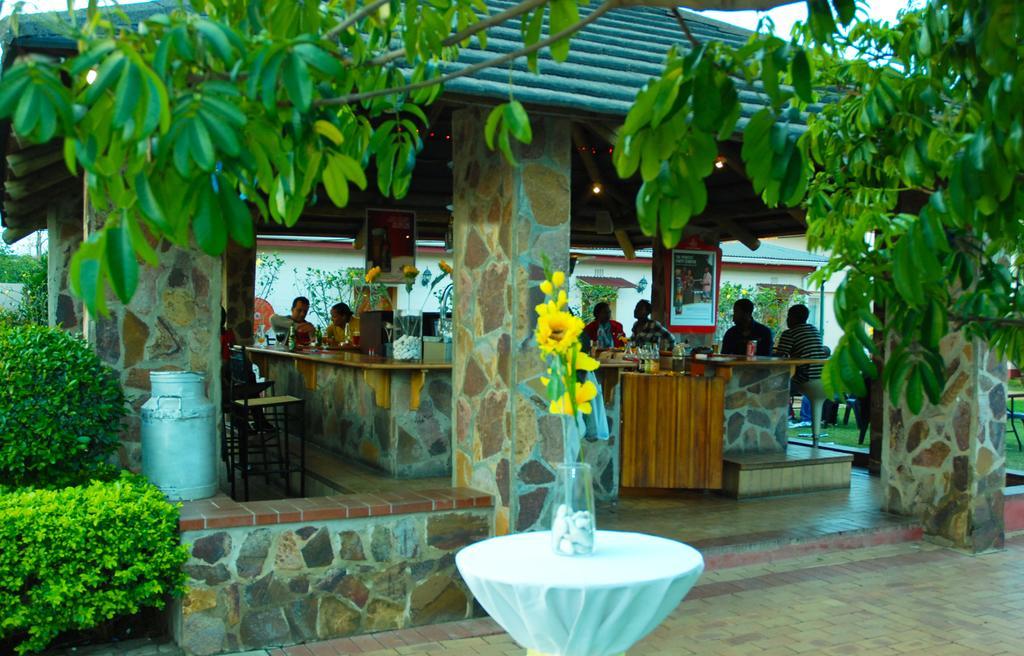 The George Hotel Manzini Buitenkant foto