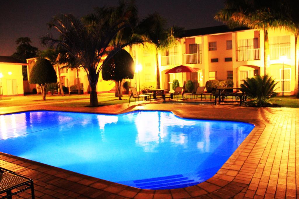 The George Hotel Manzini Buitenkant foto