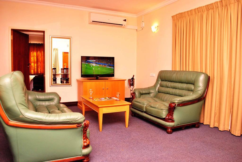 The George Hotel Manzini Buitenkant foto